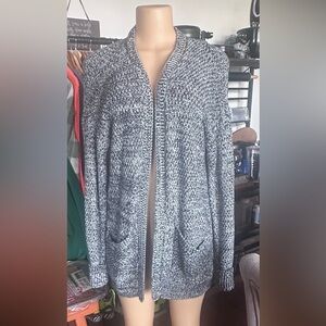 Abercrombie & Fitch Women's Black and White Cardigan